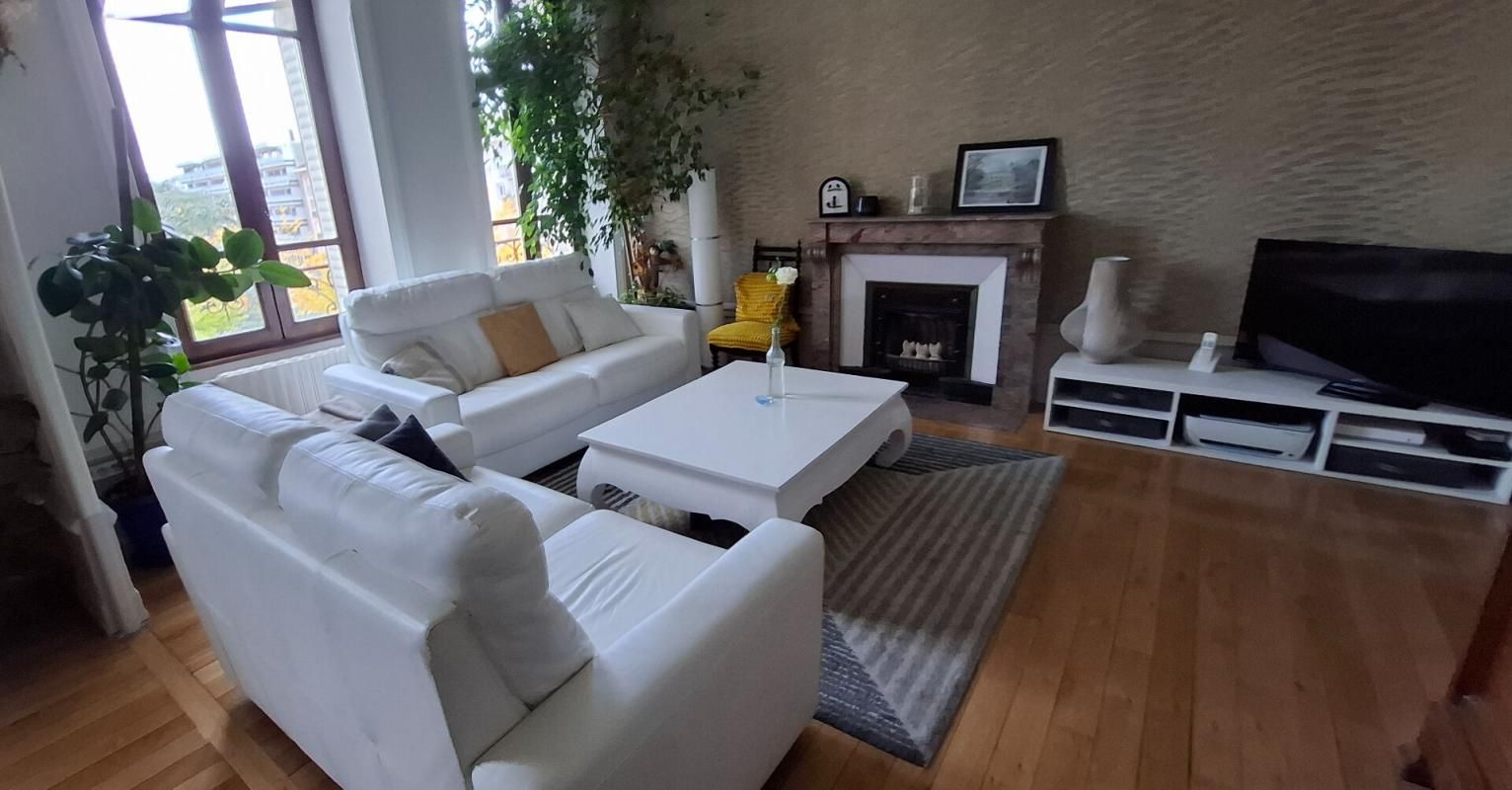 BOURG-EN-BRESSE Appartement  haut de gamme centre Bourg En Bresse 120 m2 3