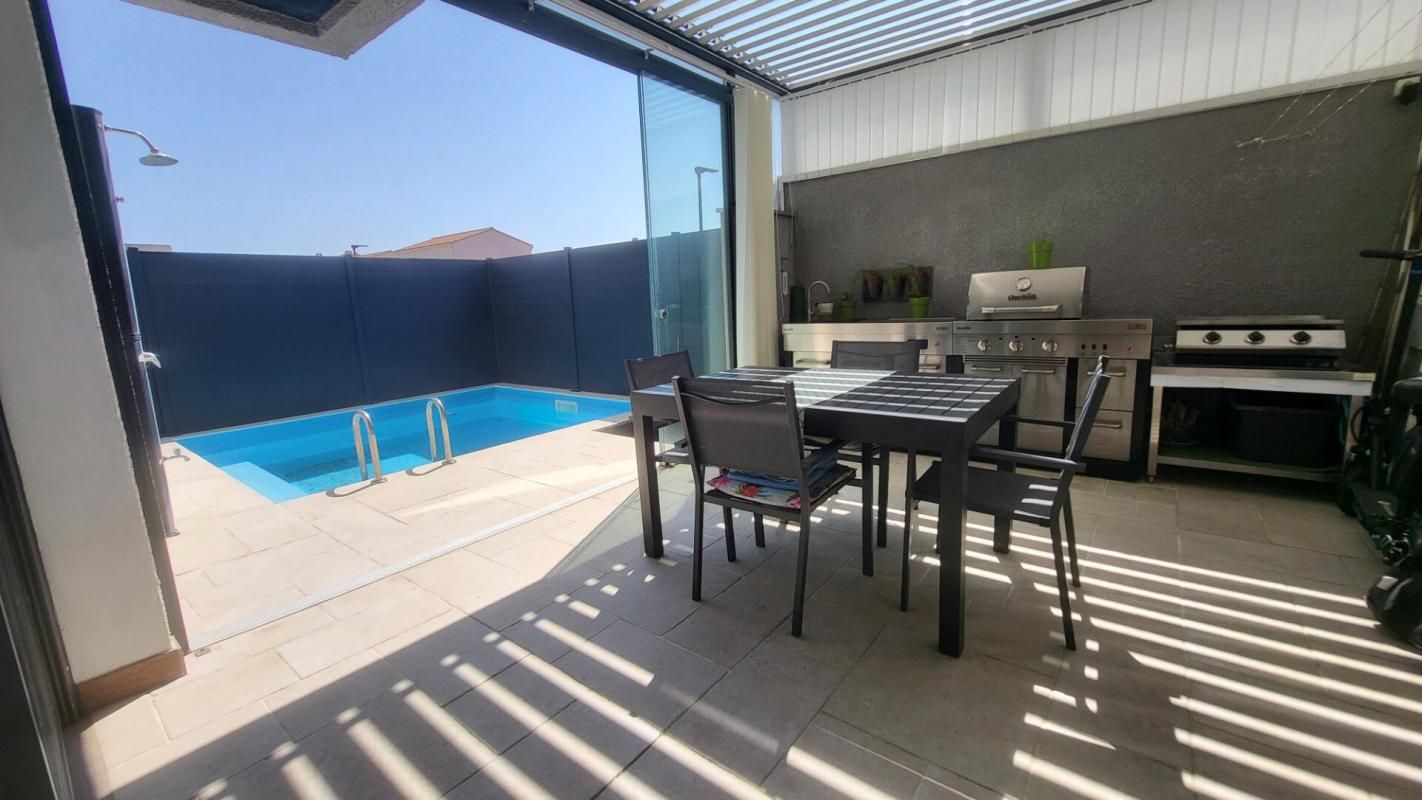 ELNE BELLE MAISON DE VILLE  125 M² PISCINE TERRASSES ET GARAGE 3