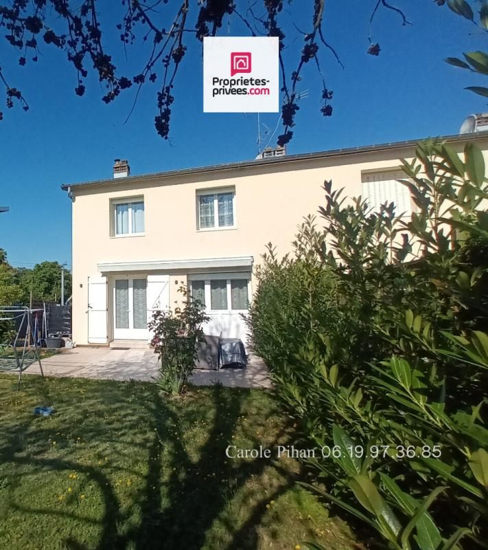 Pavillon 3 chambres. Garage.  terrain 640 m²