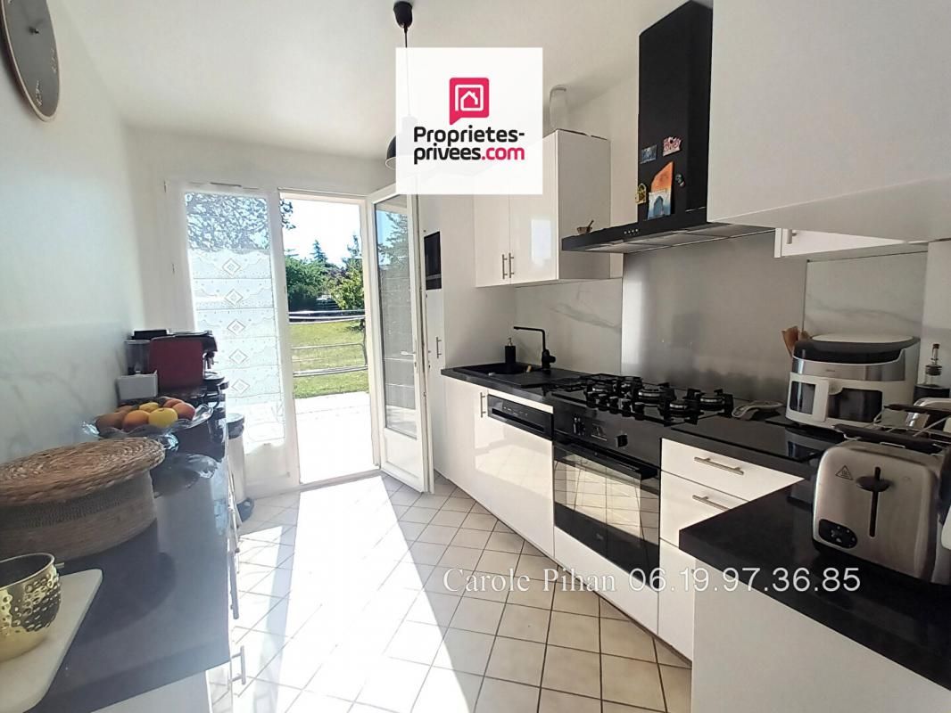 DREUX Pavillon 3 chambres. Garage.  terrain 640 m² 3