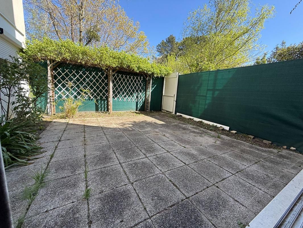 Appartement 6 pièce(s) 107 m2 T5 RDC 2 TERRASSES