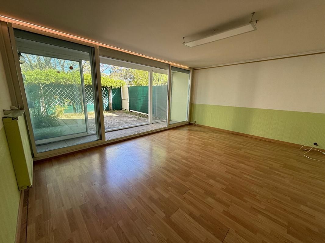 ANGERS Appartement 6 pièce(s) 107 m2 T5 RDC 2 TERRASSES 2
