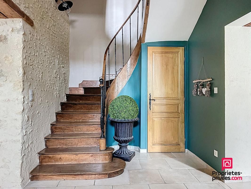 SAINT-COSME-EN-VAIRAIS Centre ville, maison bourgeoise de 7 pièces ? 185 m² ? 5 chambres 2