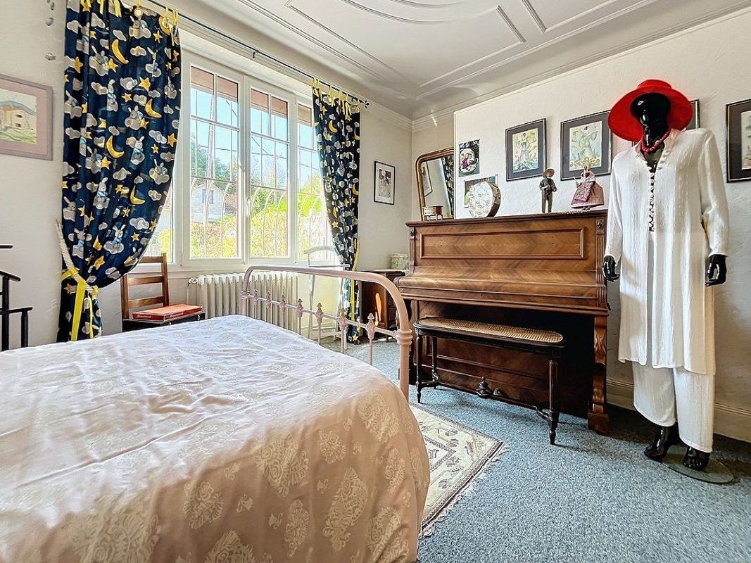 LAMARCHE-SUR-SAONE Maison 8 pièce(s) 201 m2 Lamarche sur Saône 4