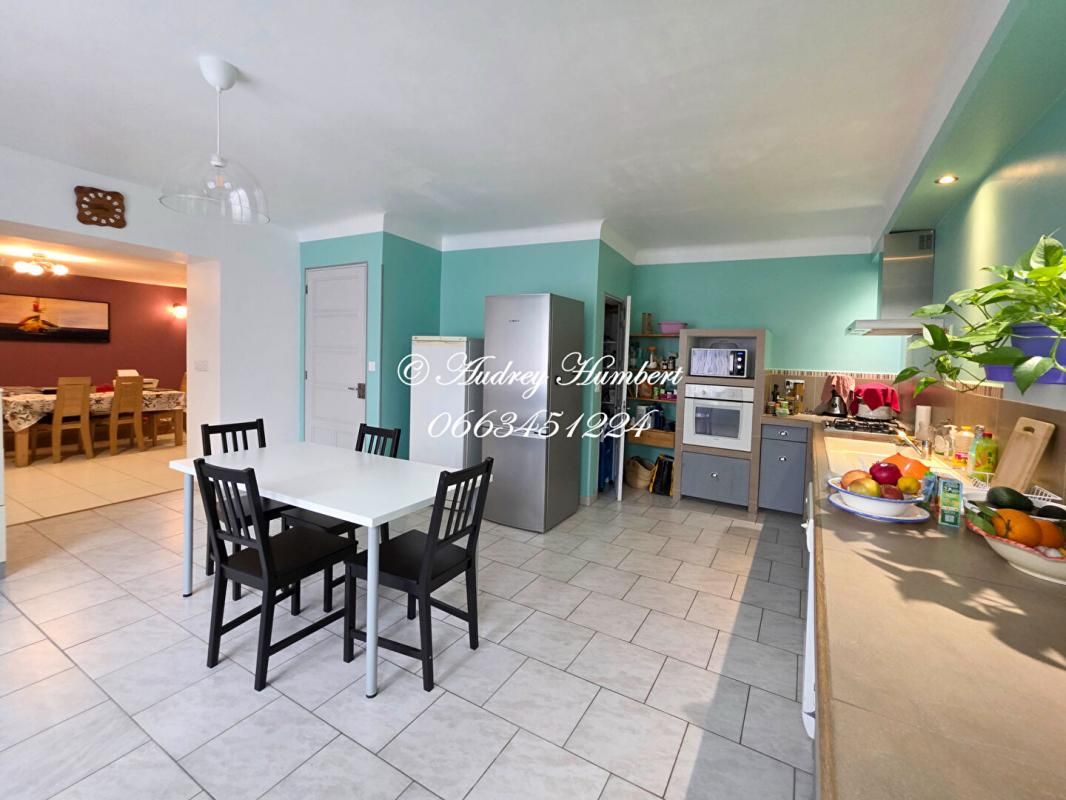 EXCLUSIVITE STE TULLE, MAISON DE VILLAGE au calme, 142 M² avec terrasse, atelier et double garage