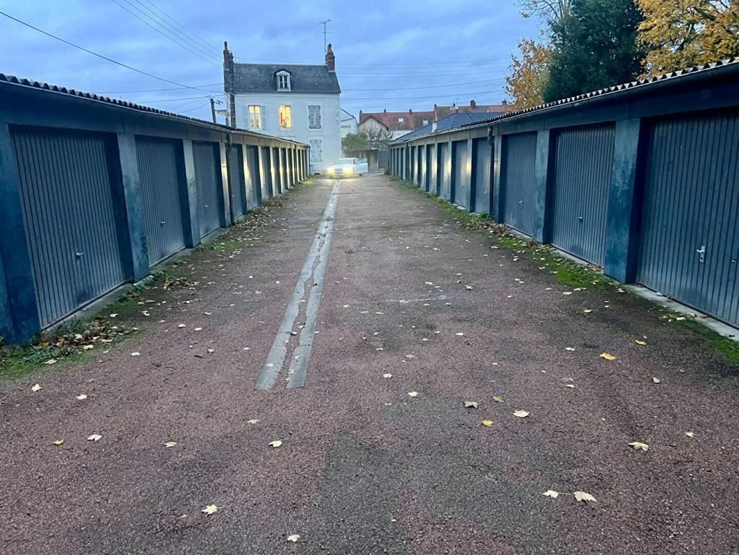 FOURCHAMBAULT lot de 33 garages Fourchambault 531 m2 1