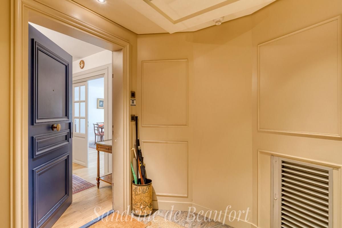 PARIS-17E-ARRONDISSEMENT Marché Poncelet - Appartement familial - 5 pièces - Parking 4