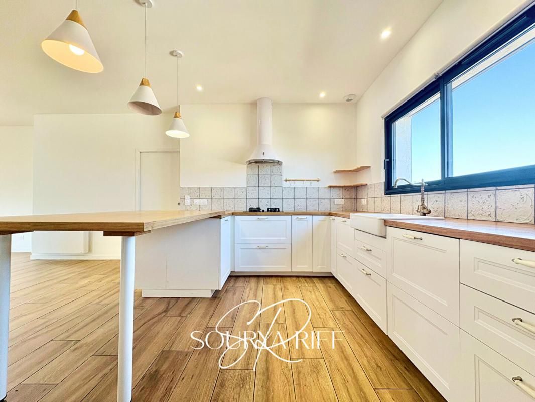 LAVALETTE EN EXCLUSIVITE - PLAIN PIED - 4 CHAMBRES DONT UNE SUITE -- GARAGE - PISCINE 3