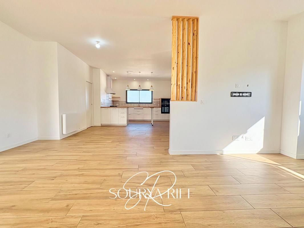 LAVALETTE EN EXCLUSIVITE - PLAIN PIED - 4 CHAMBRES DONT UNE SUITE -- GARAGE - PISCINE 4