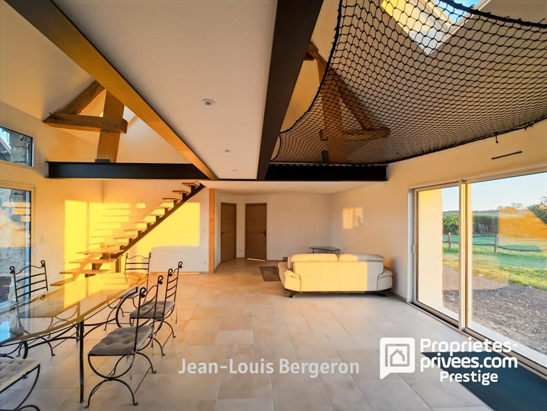 VERNOU-SUR-BRENNE Longère réinventée avec intérieur contemporain .Vallée de Cousse 1