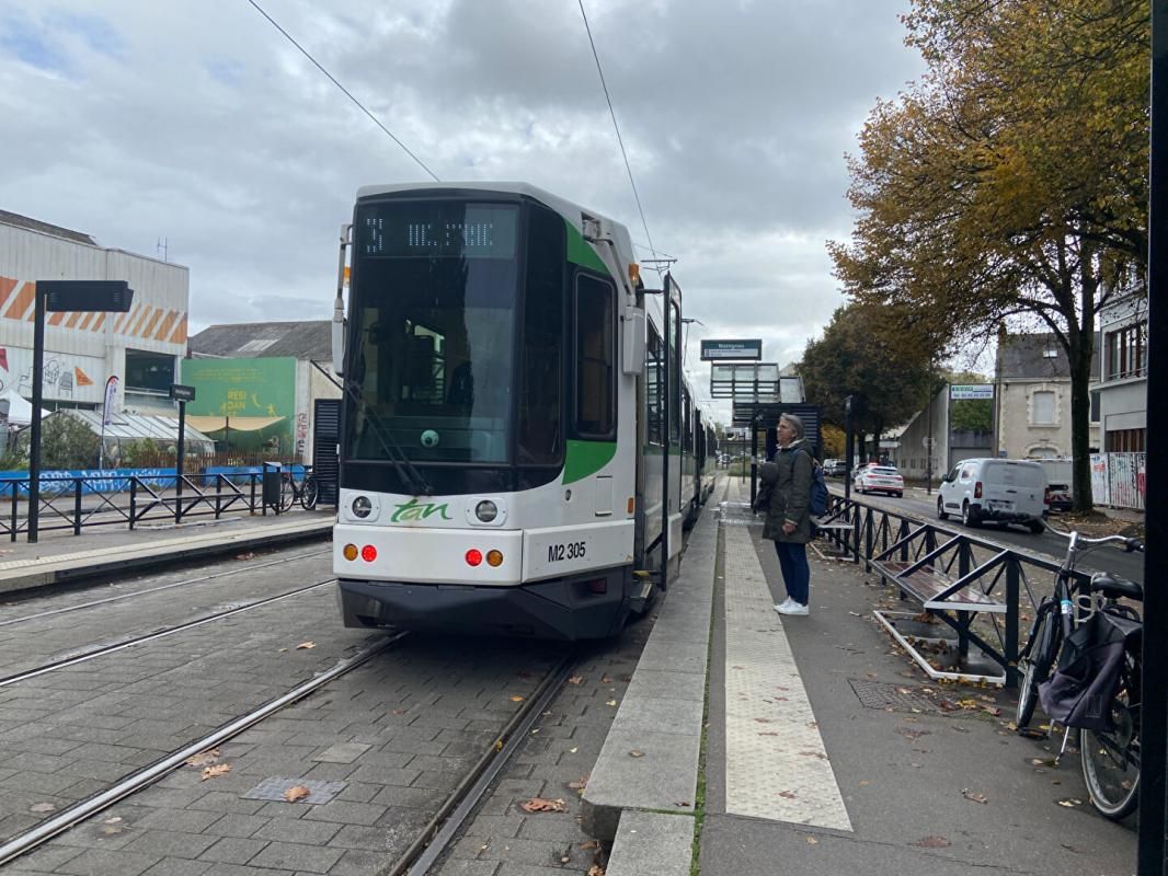 NANTES 44200 NANTES - LOCAL COMMERCIAL 219 M² , RESTAURATION FROIDE A LOUER 2