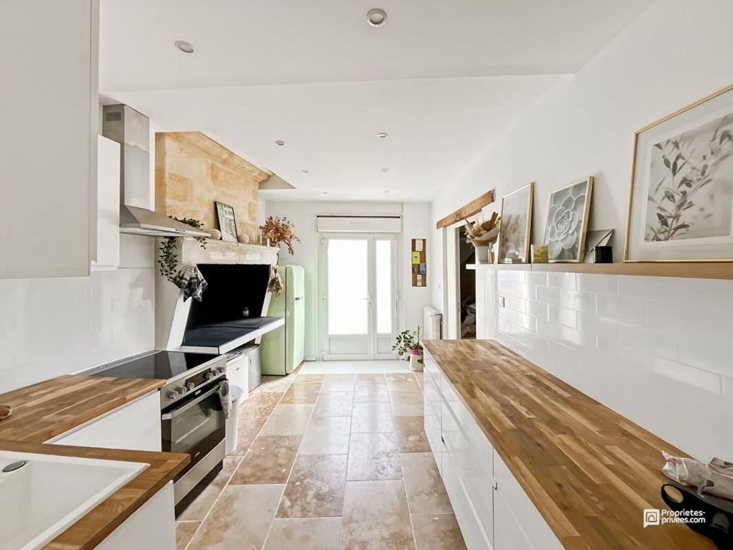 SAINT-SULPICE-ET-CAMEYRAC Coup de coeur assuré ! Maison avec piscine et ancien chai rénové 4