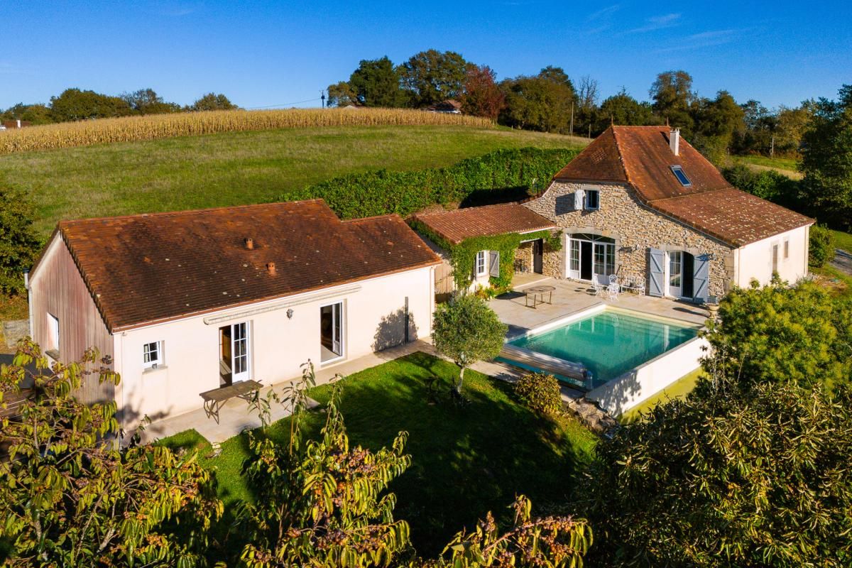 SALIES-DE-BEARN Magnifique propriétés de deux maisons - Piscine à débordement vue sur les Pyrénées- 1