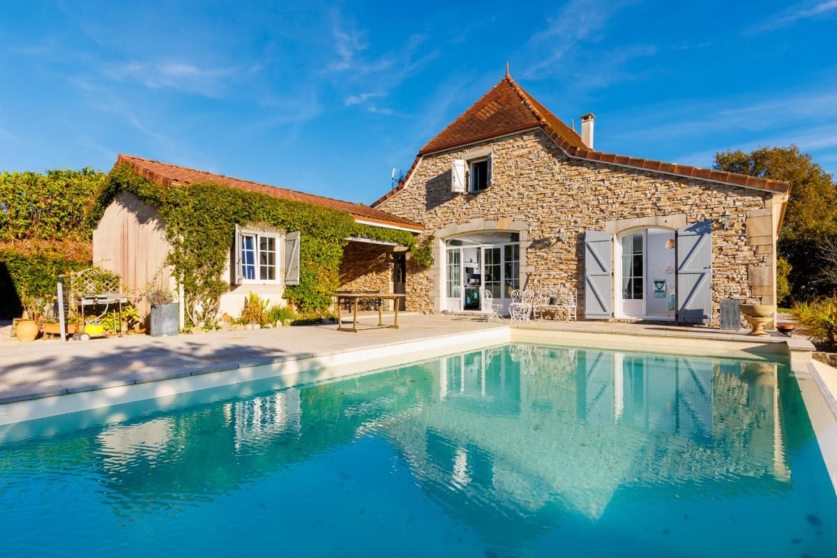 SALIES-DE-BEARN Magnifique propriétés de deux maisons - Piscine à débordement vue sur les Pyrénées- 2