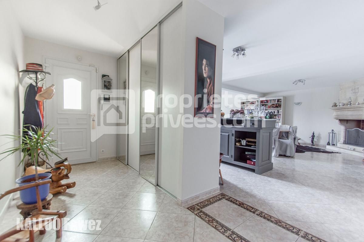 LE COUDRAY-MONTCEAUX Maison de 8 pièces en bord de Seine 2