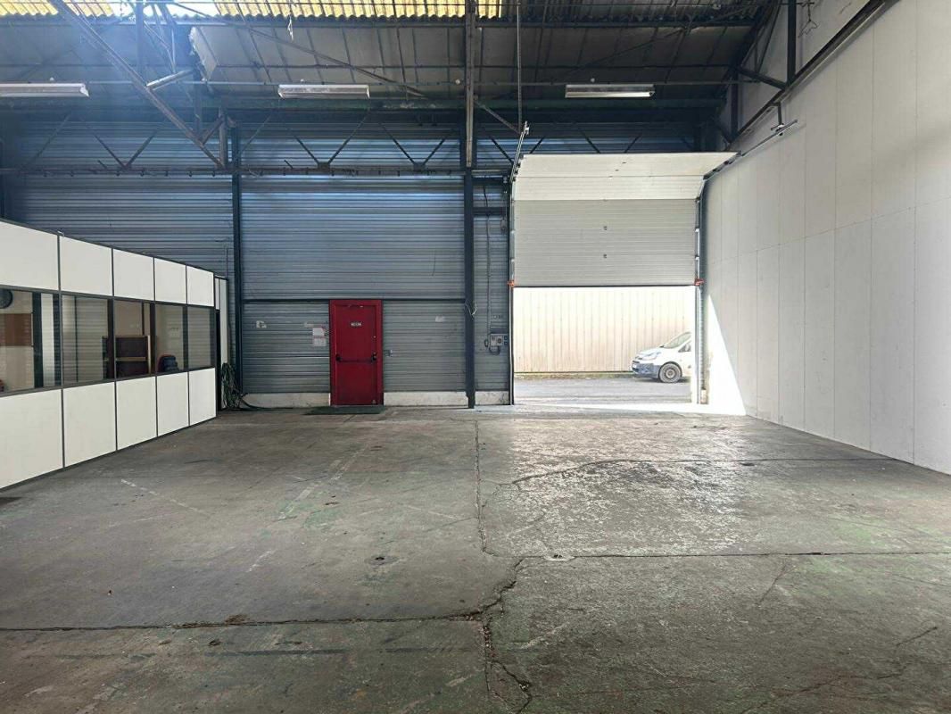 CREIL Local toutes activités 320 m² + 2 bureaux 2