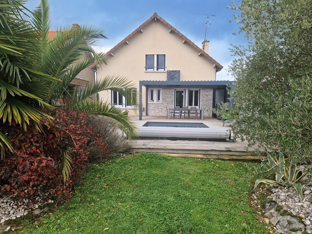 POITIERS Maison Poitiers 7 pièce(s) 163 m2 4