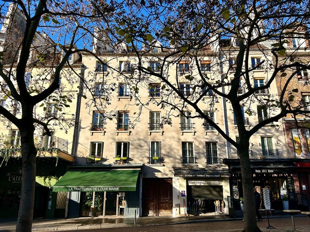 PARIS-5E-ARRONDISSEMENT Paris - Rue Mouffetard  - Studio de 18,90 m2 - Dernier étage 2