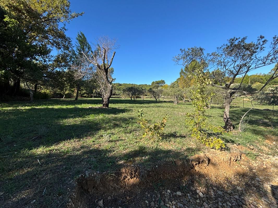 FLAYOSC Terrain constructible 1622 m2 2