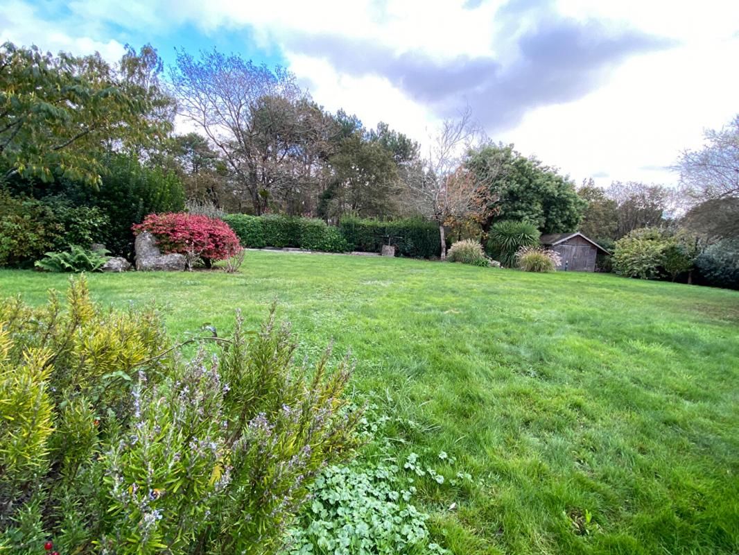 Aux portes de Vannes 10' du port  maison 145M2 avec piscine et jardin 1500M2