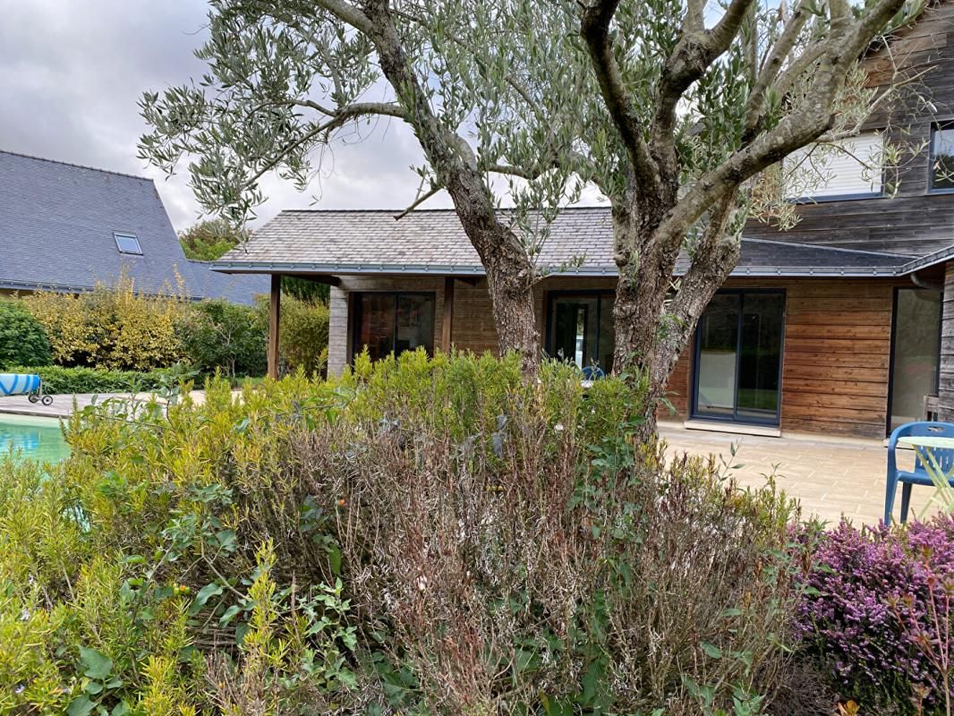 THEIX Aux portes de Vannes 10' du port  maison 145M2 avec piscine et jardin 1500M2 2