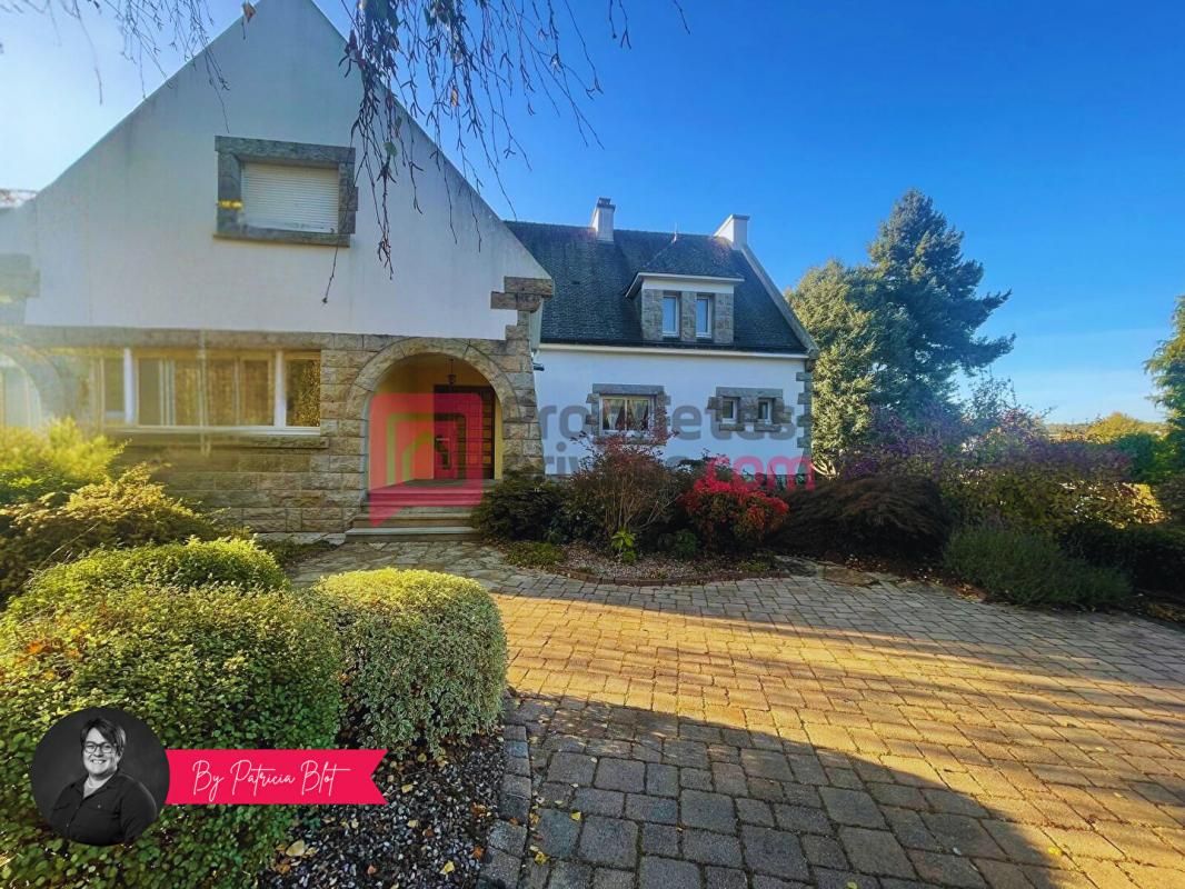 VANNES À VENDRE - Superbe maison familiale de 305 m² à Rochefort-en-Terre 2