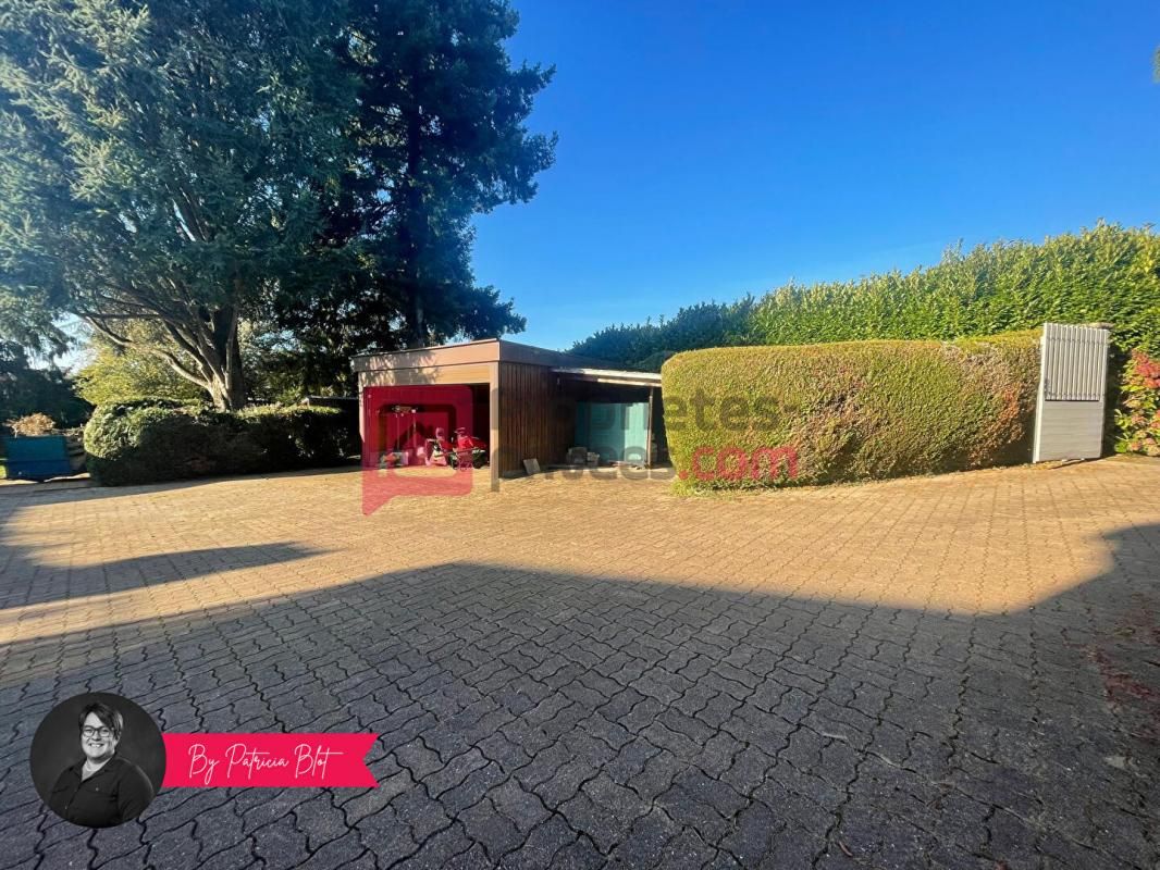 VANNES À VENDRE - Superbe maison familiale de 305 m² à Rochefort-en-Terre 4