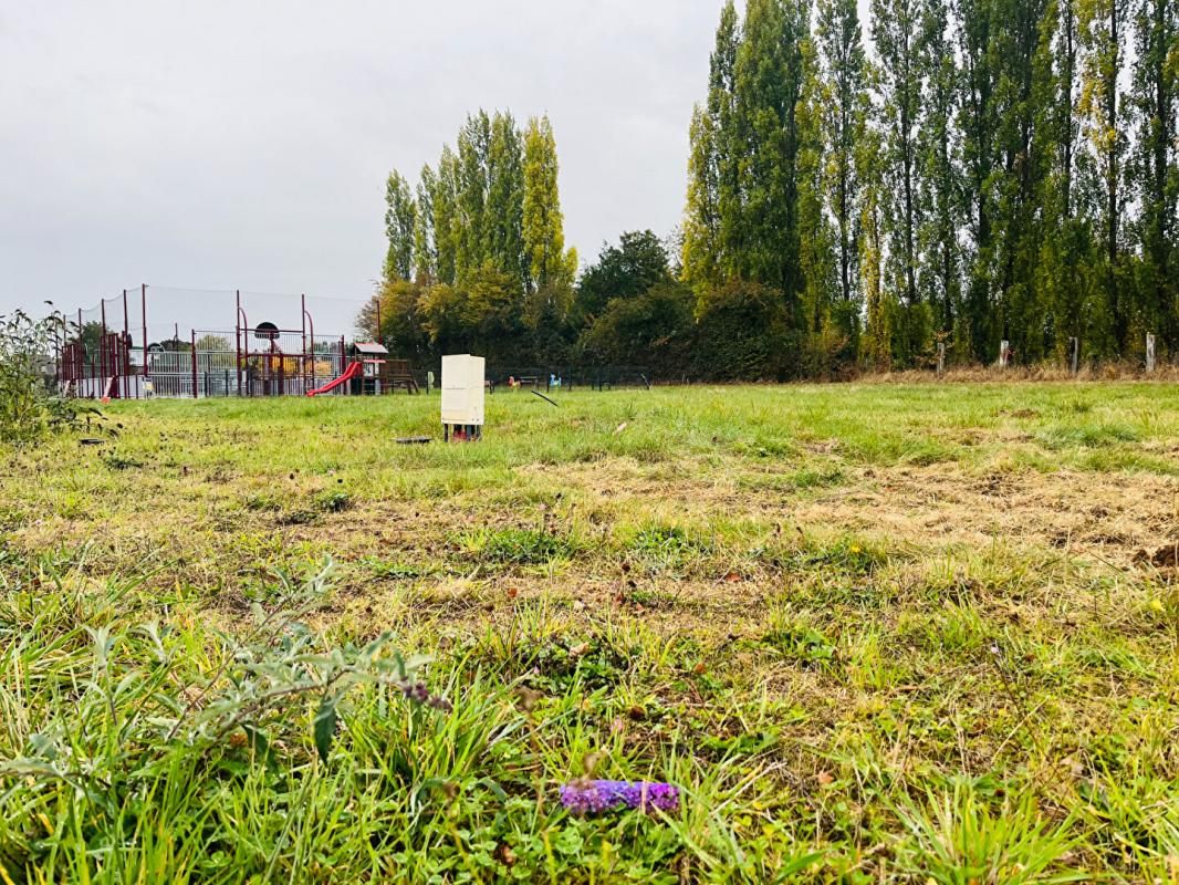 NECY NECY TERRAIN DE 845m² ENTIEREMENT VIABILISE 2