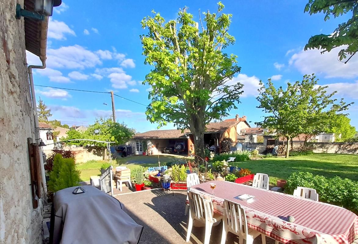 LE PUY-NOTRE-DAME LONGERE RENOVEE 4