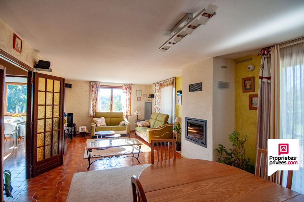 ROCHES-LES-BLAMONT Roches Les Blamont - Maison Familiale 7 Pieces, 5 grandes Chambres - 168 m² Terrain 1695 m² 2