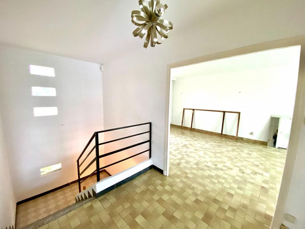 LYON-5E-ARRONDISSEMENT Calme absolu pour cette Maison à Lyon 5ème- 6 pièce(s) 170 m2 4