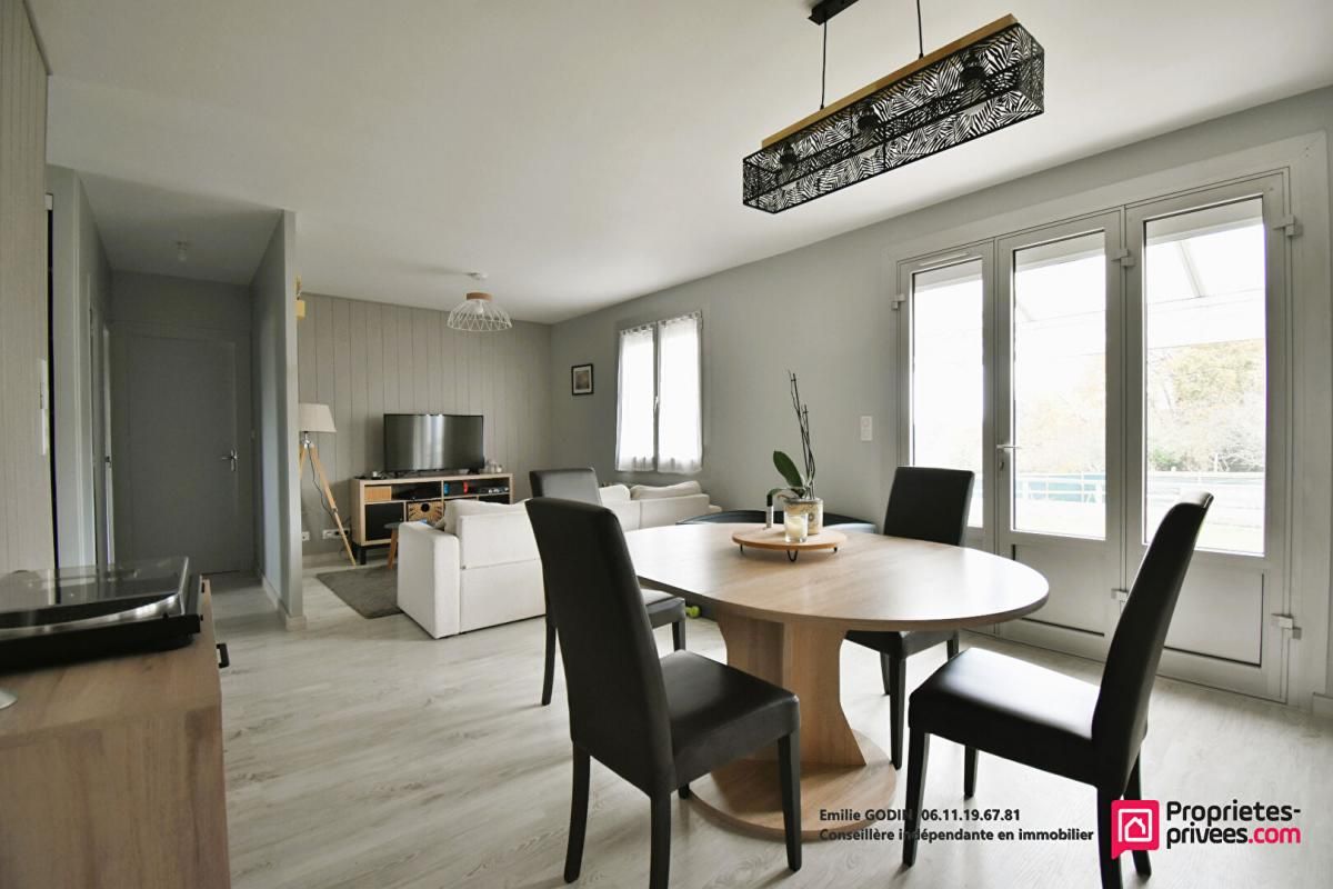 SAINT-PIERRE-DES-ECHAUBROGNES Maison Saint Pierre Des Echaubrognes 4 pièce(s) 82 m2 3