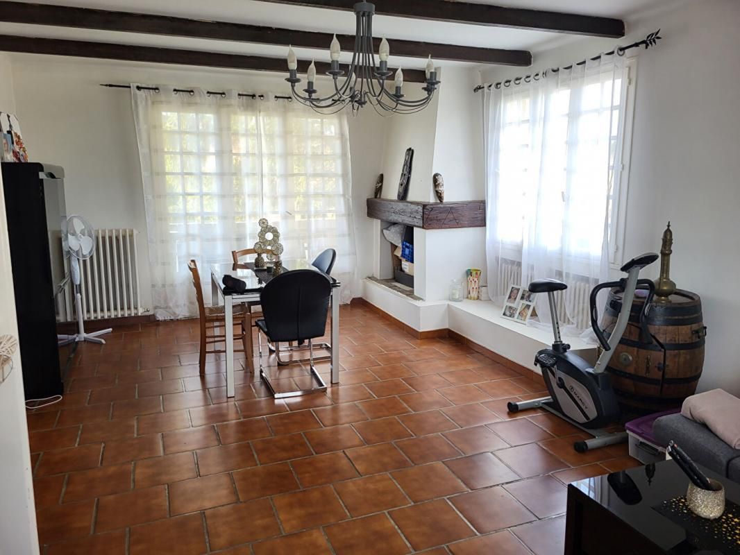 LIRAC Appartement Lirac 4 pièces de 99 m2 2