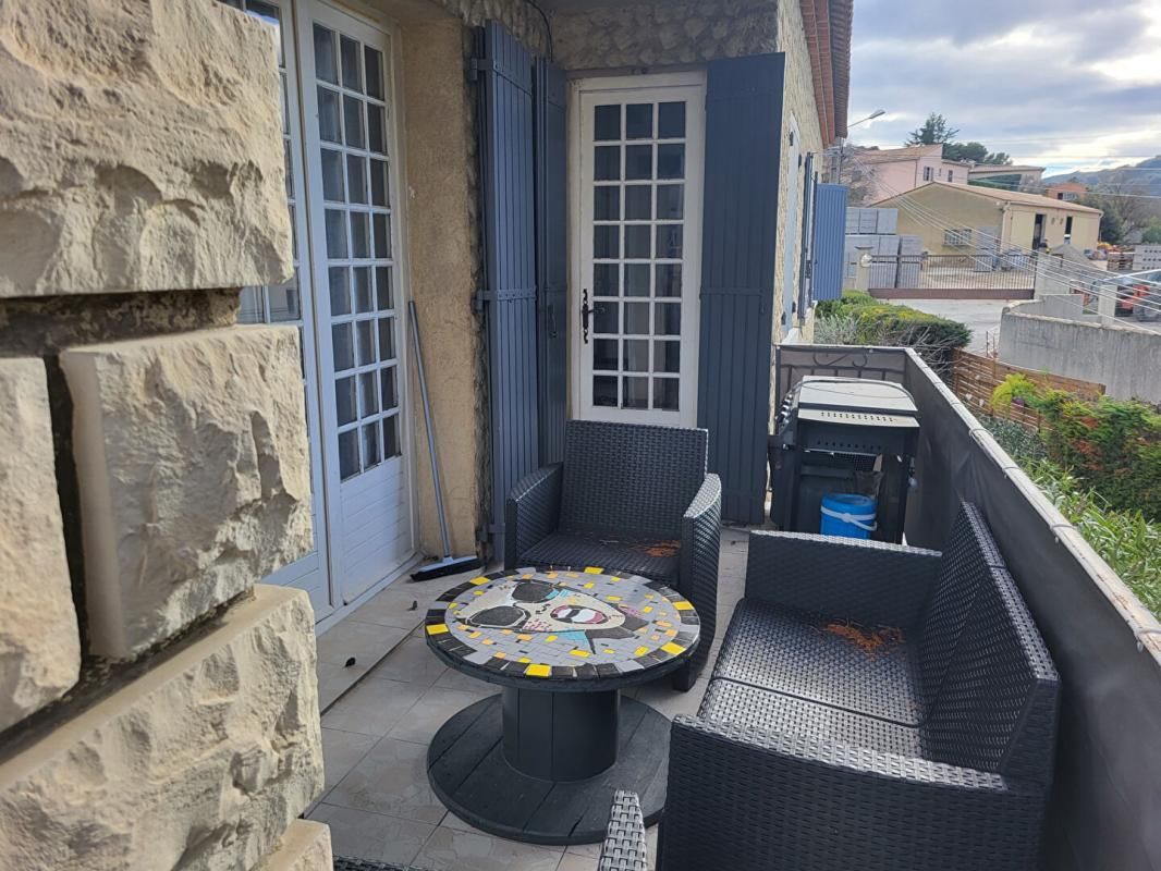 LIRAC Appartement Lirac 4 pièces de 99 m2 3