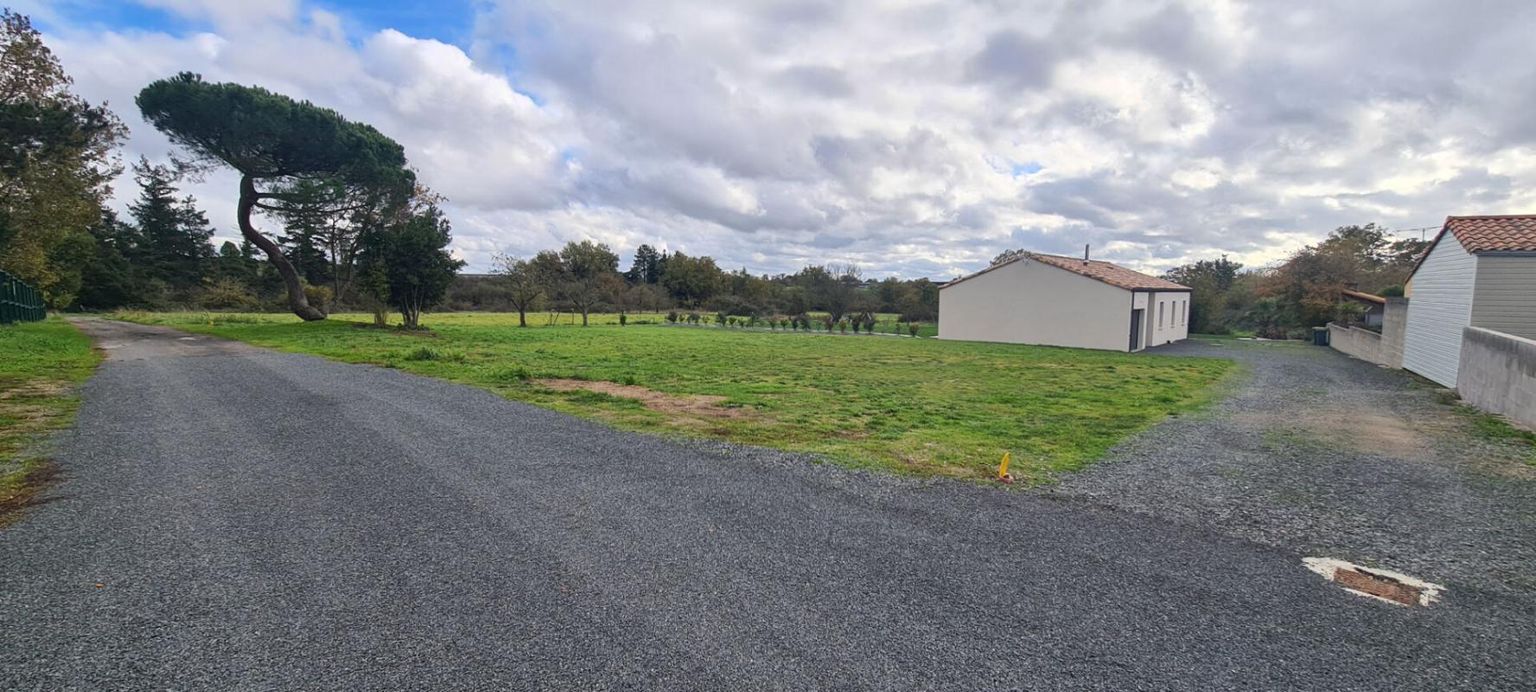 GORGES Terrain constructible, libre de constructeur, non viabilisé, Gorges 1161 M² avec 401 M² en zone Uc 1