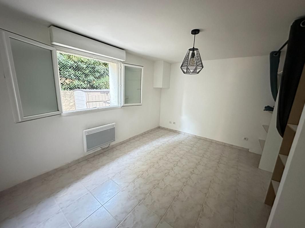 ROGNAC À vendre en exclusivité  Appartement en rez-de-chaussée à Rognac 3