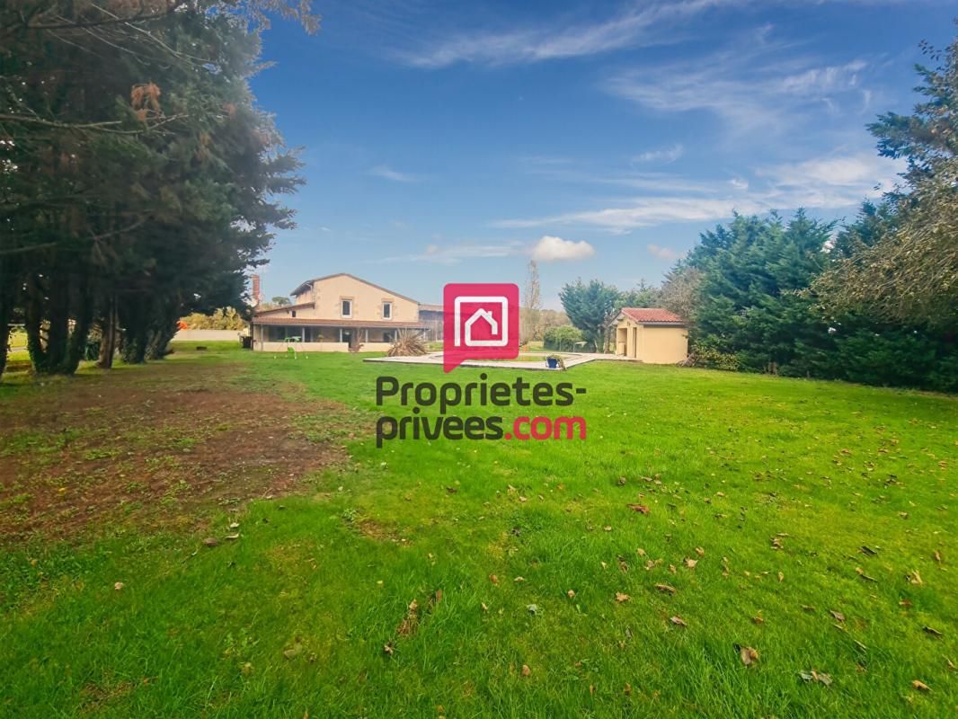 SAVIGNAC Maison à savignac 5 chambres et piscine 3