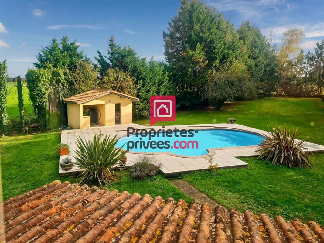 SAVIGNAC Maison à savignac 5 chambres et piscine 4