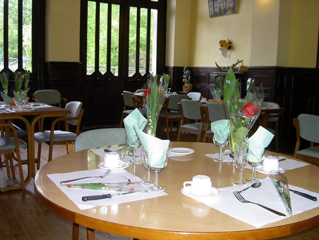 SALIES-DE-BEARN Demeure de prestige Salies De Bearn 50 pièce(s) 1980 m2 sur 1 ha 2