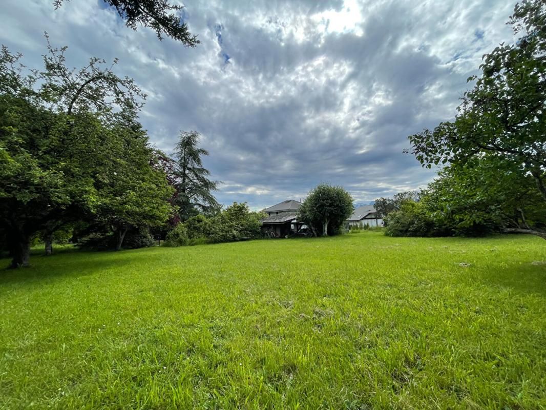 EXCENEVEX Exclusivité EXCENEVEX Terrain constructible 1.210 m² proche Lac (74140) 2