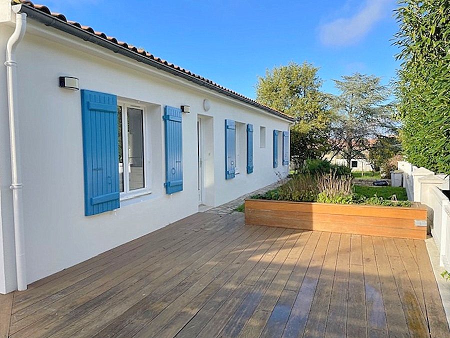 SAINT-SAUVEUR-D'AUNIS Location Maison de plain pied Saint Sauveur d'Aunis 3 chambres 111 m2 1