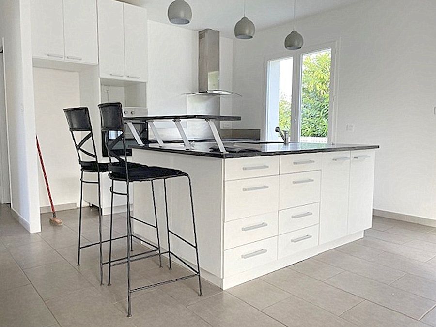 SAINT-SAUVEUR-D'AUNIS Location Maison de plain pied Saint Sauveur d'Aunis 3 chambres 111 m2 3