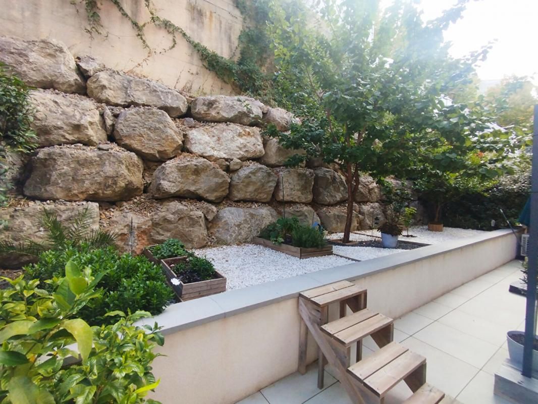 MARSEILLE-12E-ARRONDISSEMENT En Exclusivité Appartement 3 pièces avec jardin et box double - Opportunité rare 3