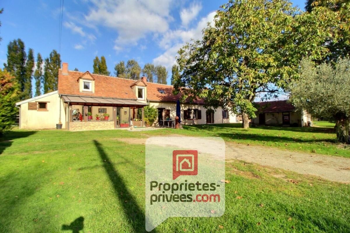 A VENDRE à 1h de PARIS - SUPERBE COPRS DE FERME avec PISCINE, MARE, DEPENDANCES, TERRAIN 2,3 HECTARES