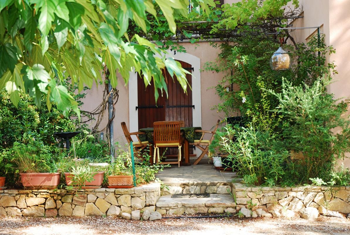 LE VAL LE VAL - VILLA DE 193m² avec piscine - 2580m² de terrain 2