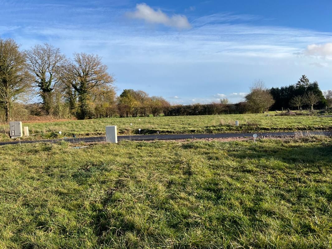 NORON L'ABBAYE TERRAIN DE 781 m²