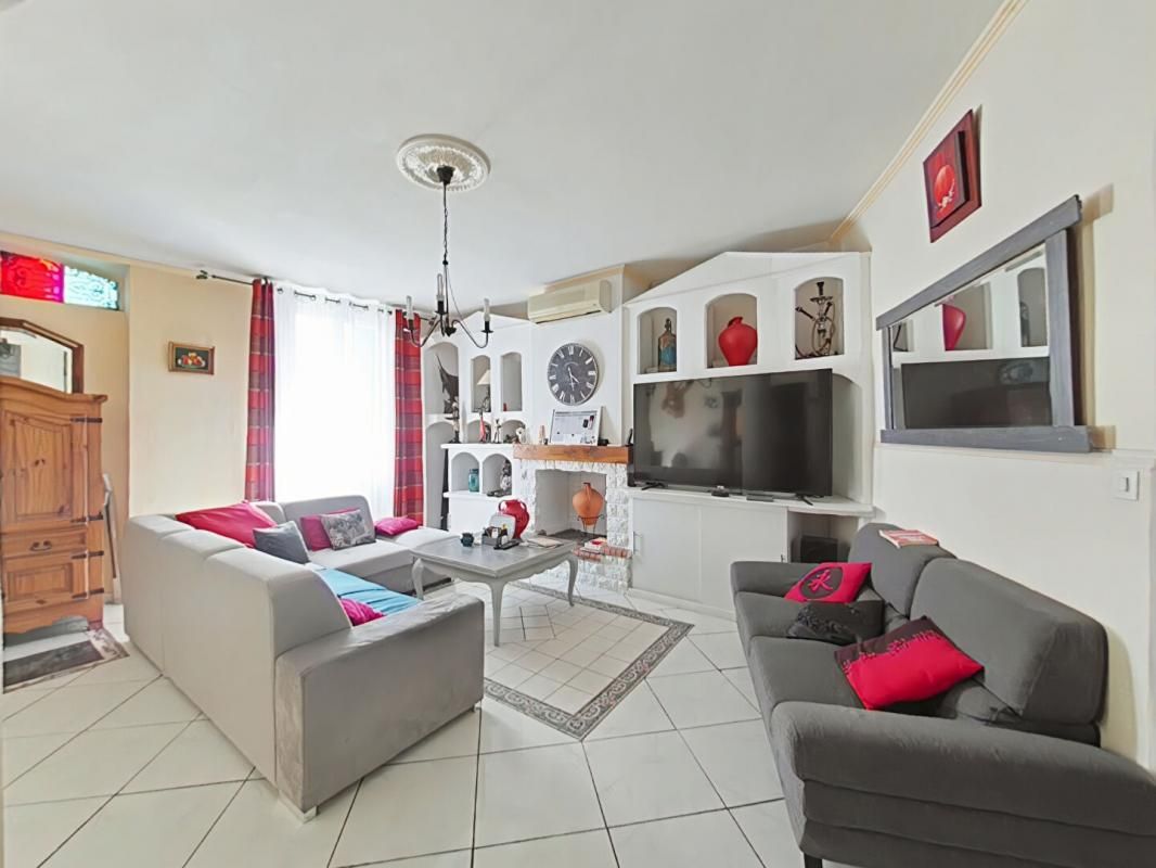 QUARANTE Maison Quarante 7 pièce(s) 280 m2 2