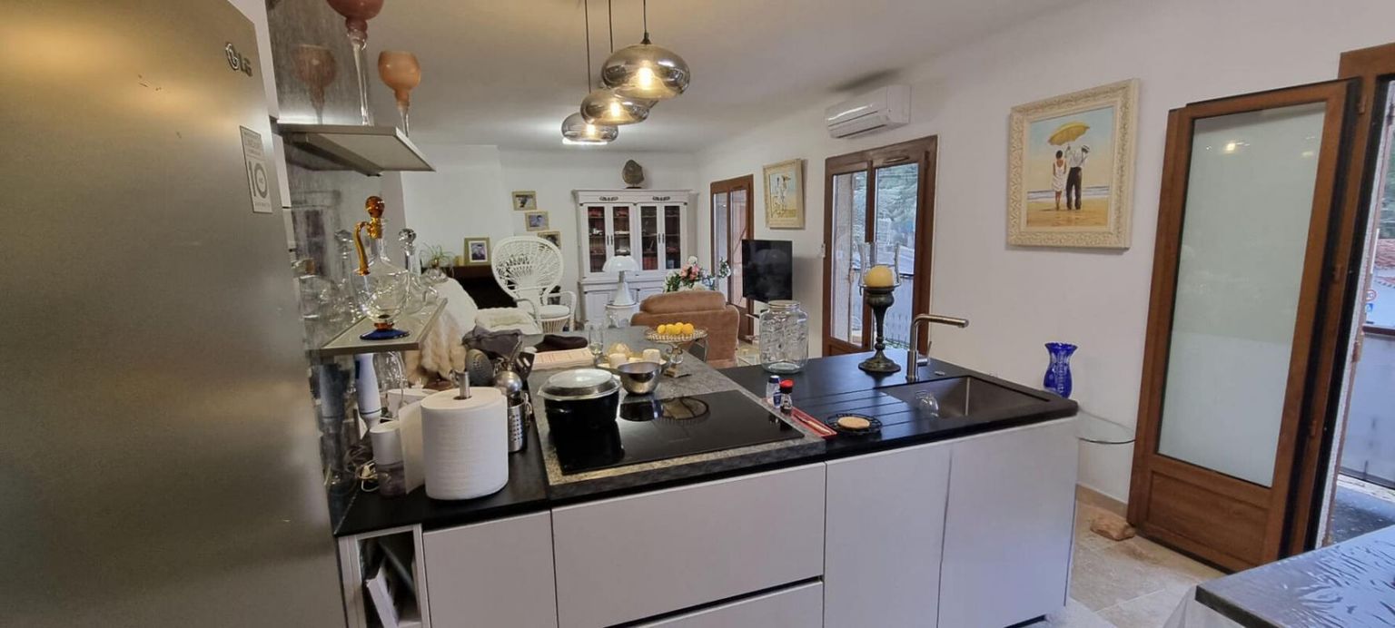 BANDOL HAUT DE VILLA, cave, jardin et Stationnements 3