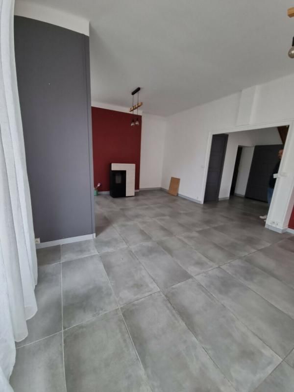 SULLY-SUR-LOIRE Maison de Ville  3 chambres et grand séjour 3