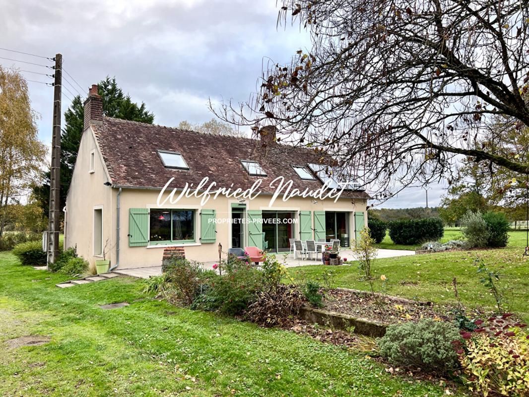 TELOCHE Longere idéalement au carrefour de Ruaudin et  Teloché 2